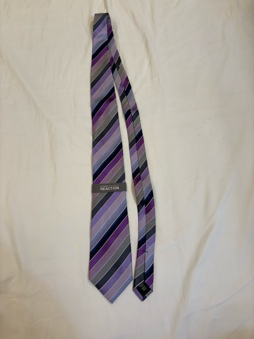 New Kenneth Cole Reaction Men's 100% Silk Striped Tie Purple Blue‎ Gray Logo
